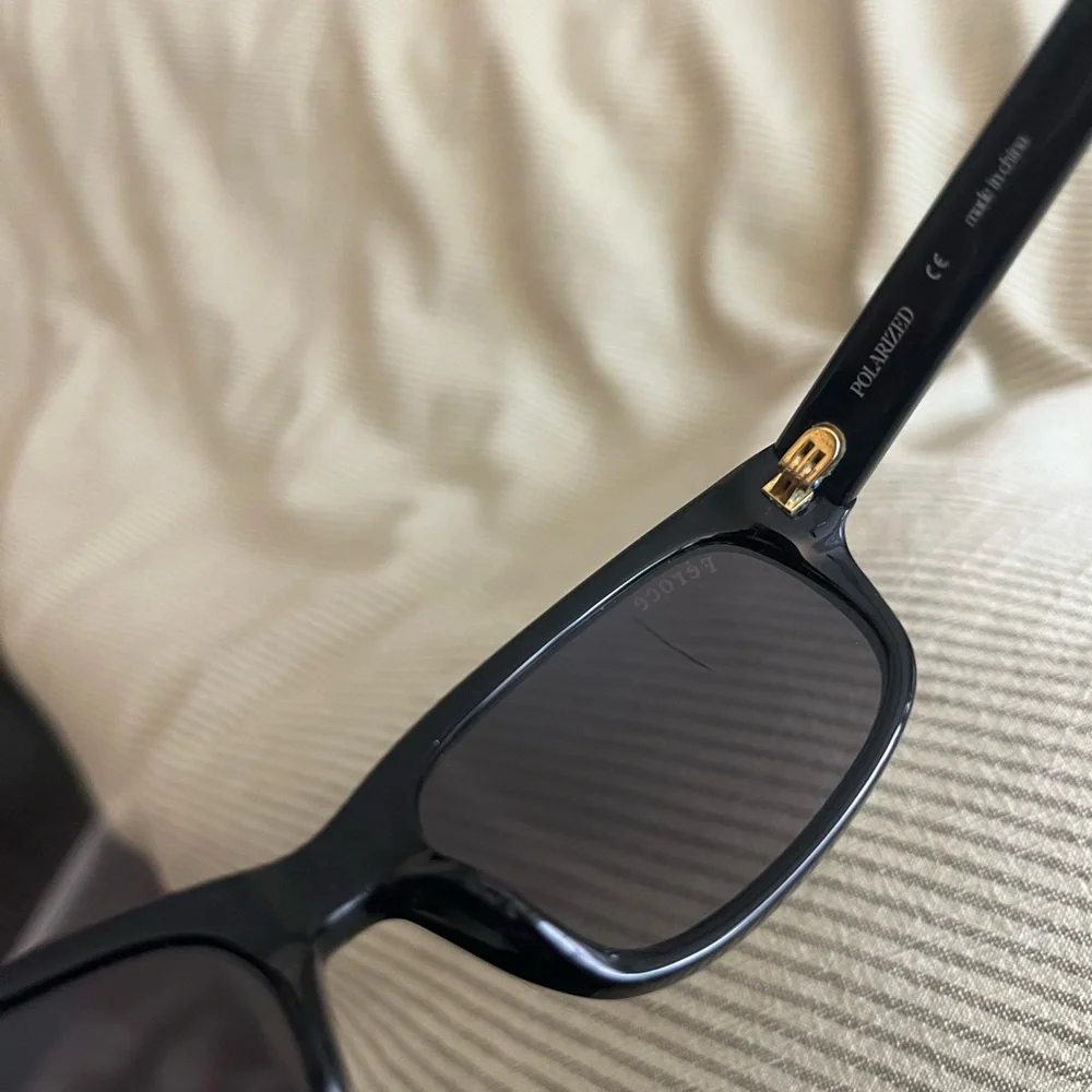 FÉROCE Hilary Polarized Sunglasses Black - 90’s Y2K rectangular frame